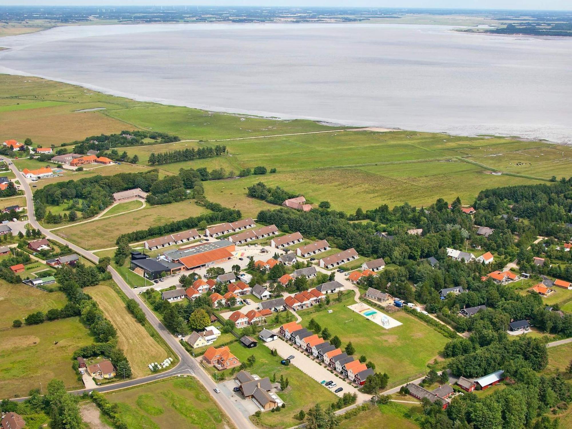 6 Person Holiday Home On A Holiday Park In Bl Vand Blåvand Екстериор снимка