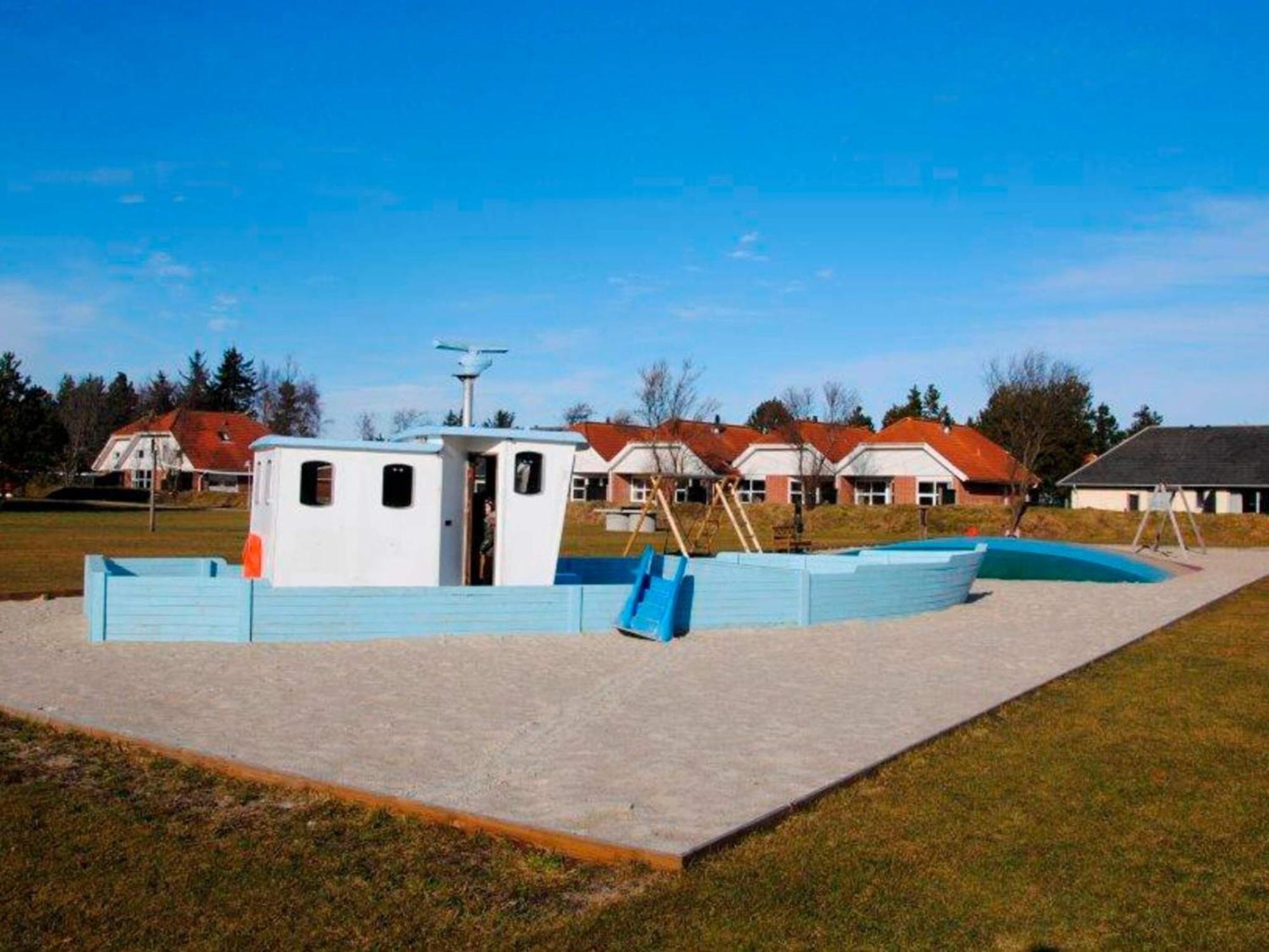 6 Person Holiday Home On A Holiday Park In Bl Vand Blåvand Екстериор снимка