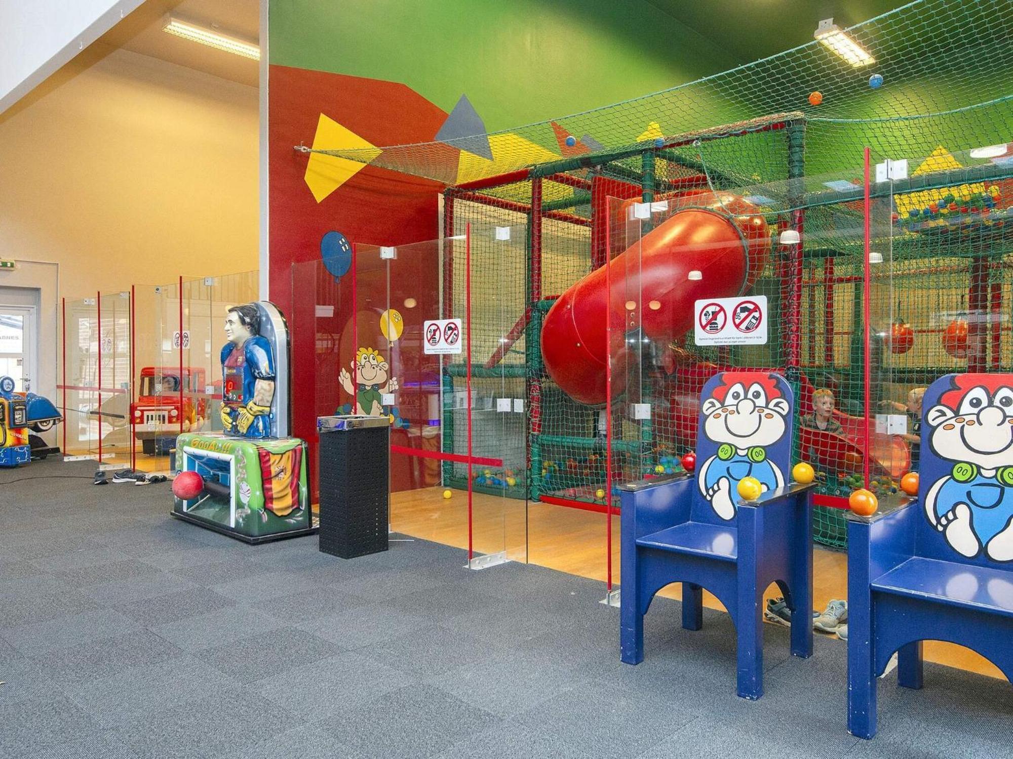 6 Person Holiday Home On A Holiday Park In Bl Vand Blåvand Екстериор снимка